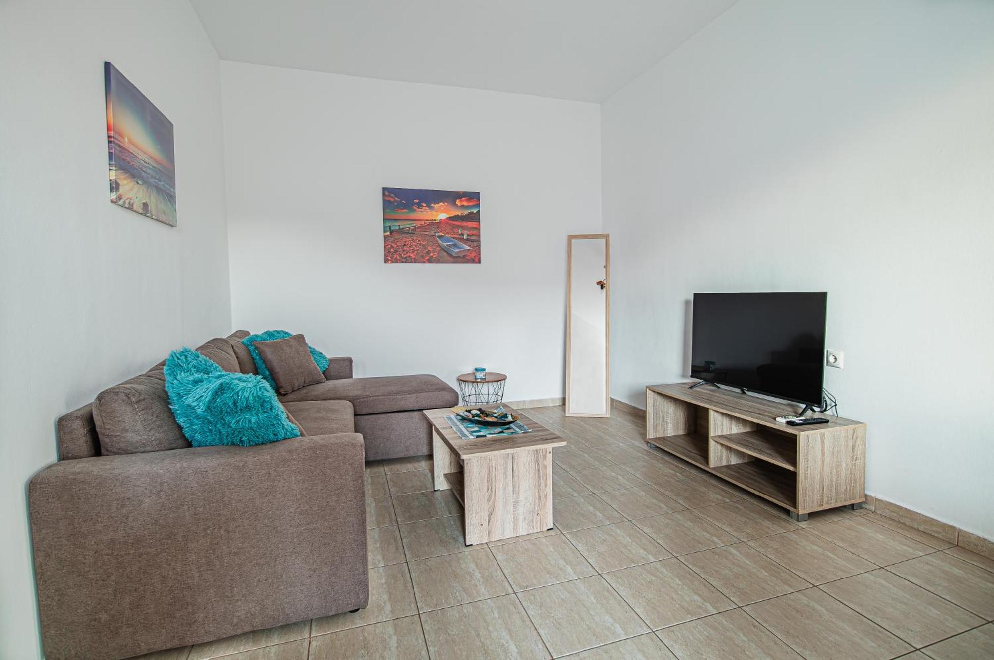 Basiliki'S Apartments อาร์คานเยโลส ภายนอก รูปภาพ